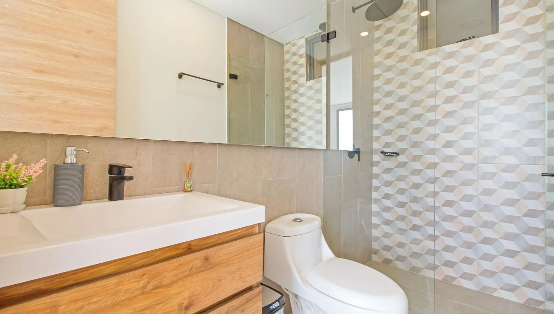 Comoda Suite L Balcon L Tv 55' Santa Marta  Apartment